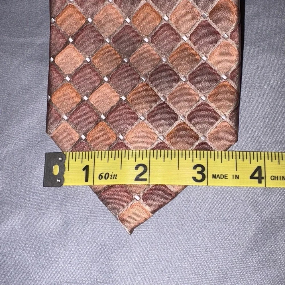 Van Heusen Silk Tie Brown/Orange/Cream‎ Geometric Design - Gorgeous in Person!